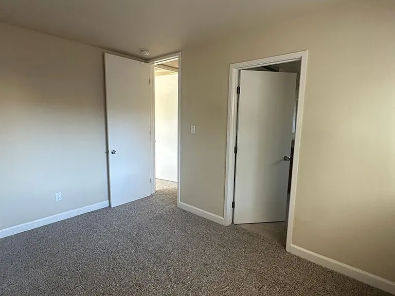 4309 Ross Ave — Photo 46