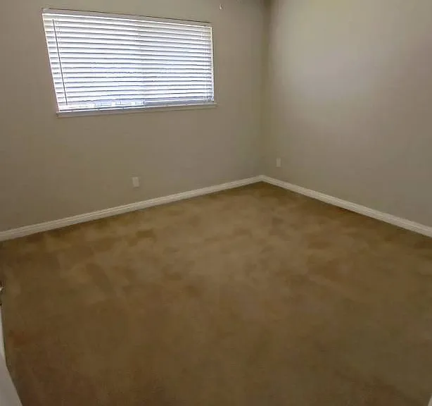 2638 E Sycamore St — Photo 15
