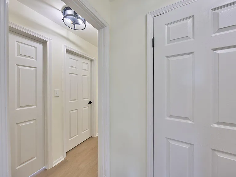 2924 Gracefield Rd — Photo 6