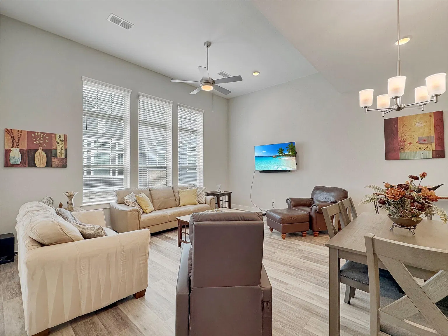 2 bed, 2.5 bath, 2072 sqft, $3,100 — Photo 3