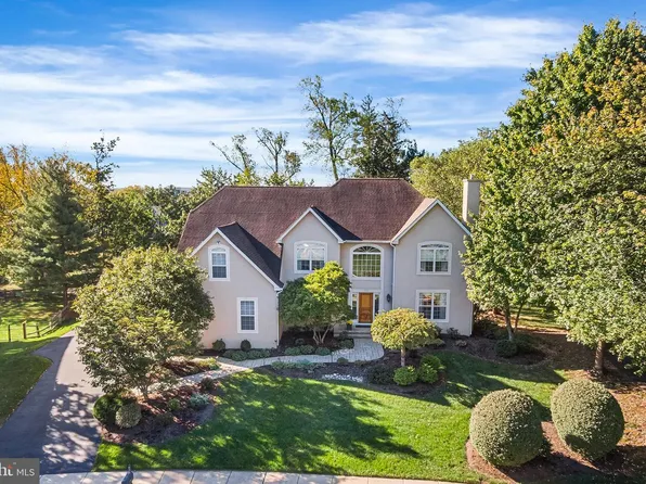 705 Lake Dr, Ambler, PA 19002