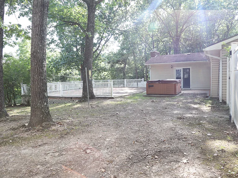 16280 Hardwood Ln — Photo 4