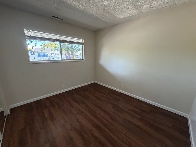 1300 Brinkby Ave #I — Photo 13