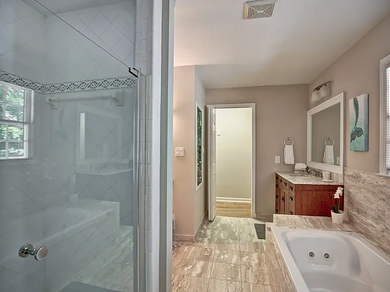 2885 Duke Of Gloucester St — Photo 18
