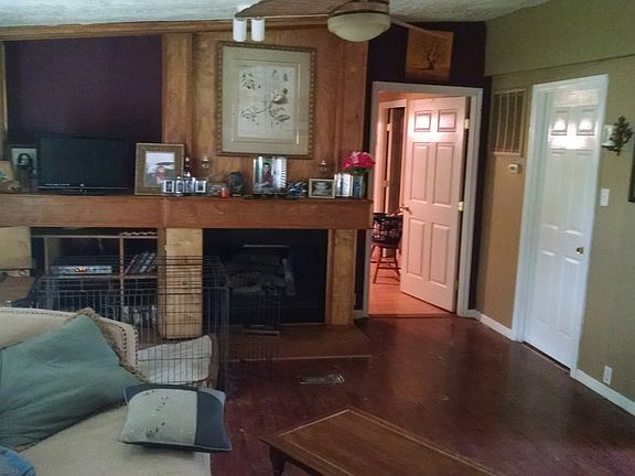 2nd image of 23011 Woodbine St