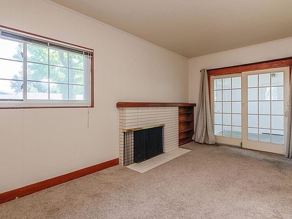 5th image of 1552 Hillsdale Ave