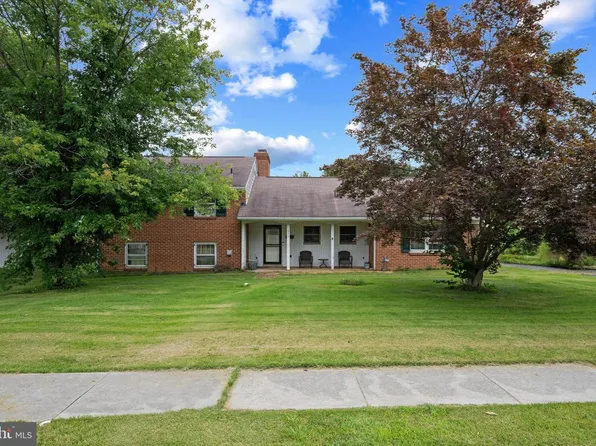 270 McKinley Ave, Hanover, PA 17331