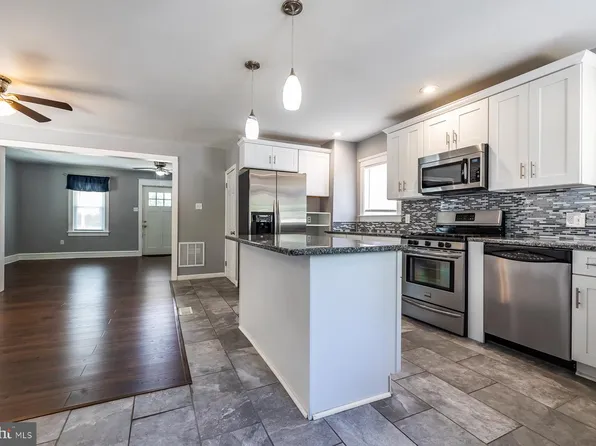 27 Apple Ave, Bellmawr, NJ 08031