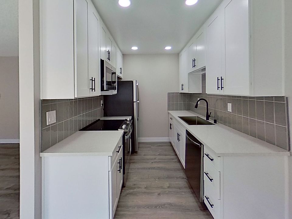 1st image of 122 3rd Ave APT 101