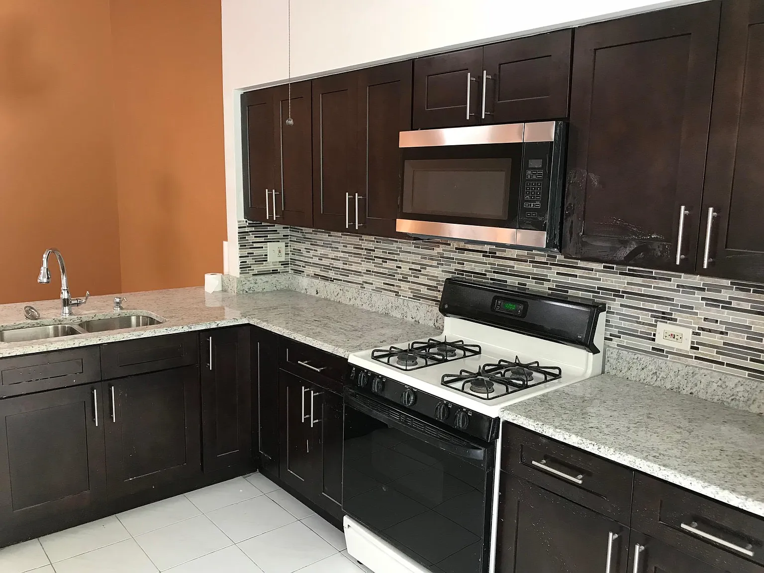 3 bed, 1314 sqft, $2,800 — Photo 2