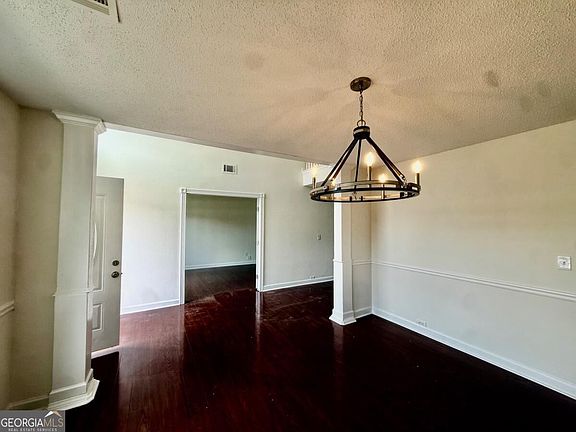 5th image of 510 Shire Ln