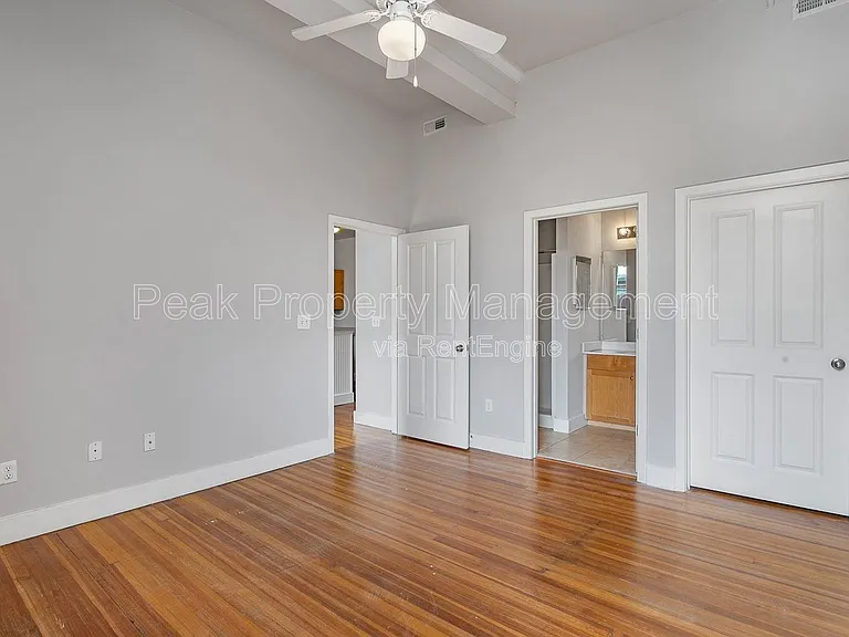 220 E Marshall St #32 — Photo 9