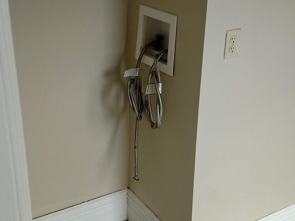 3rd image of 260 W 22nd St