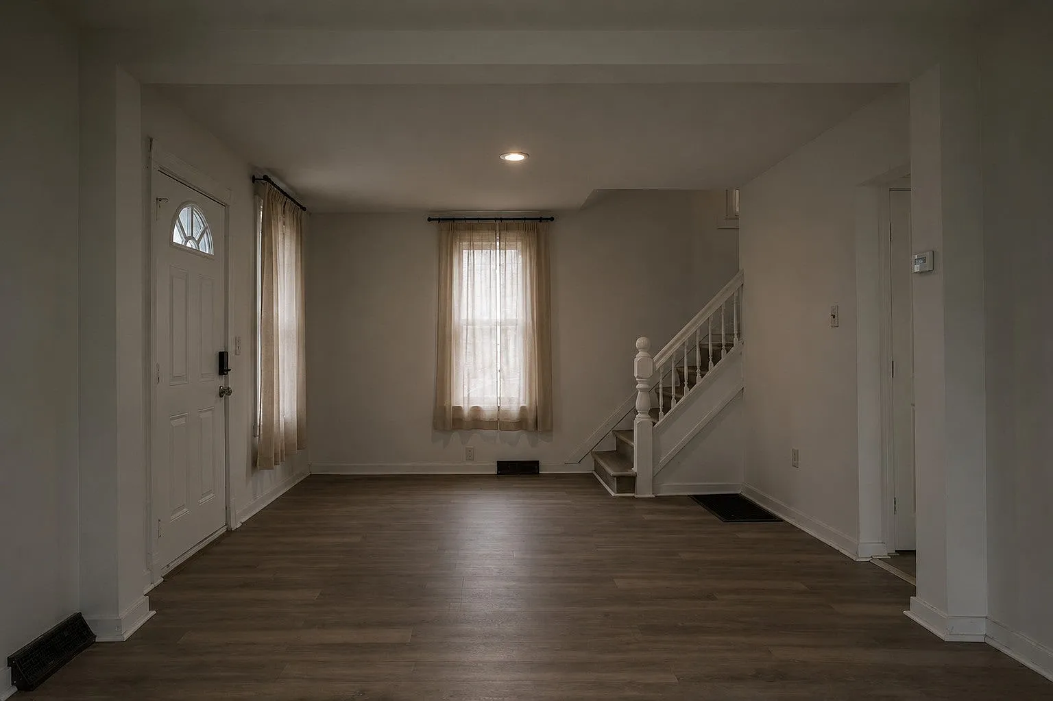 3 bed, 1.0 bath, 1367 sqft, $1,800 — Photo 1