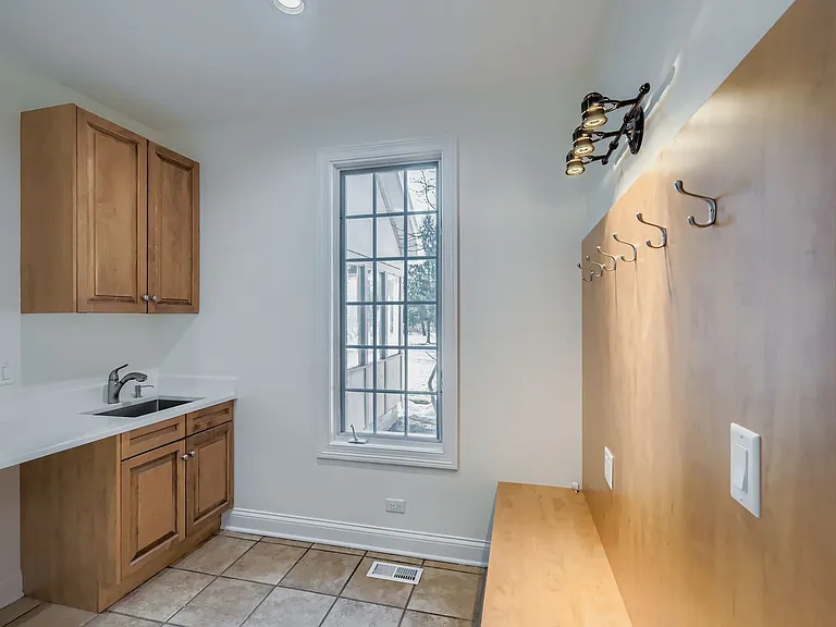 1161 Gavin Ct — Photo 28