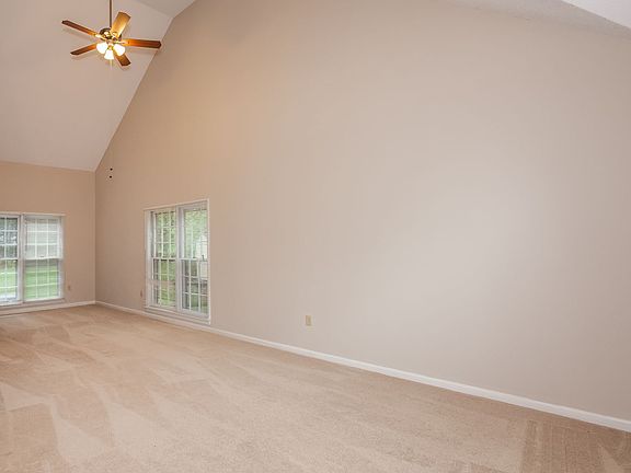 3rd image of 108 Glenmont Ct