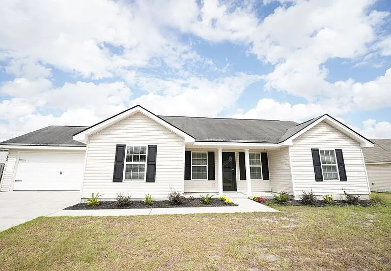 134 Mustang Dr — Photo 3