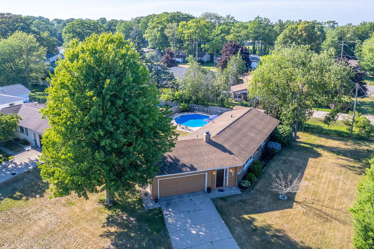 858 Winslow Ct photo 1