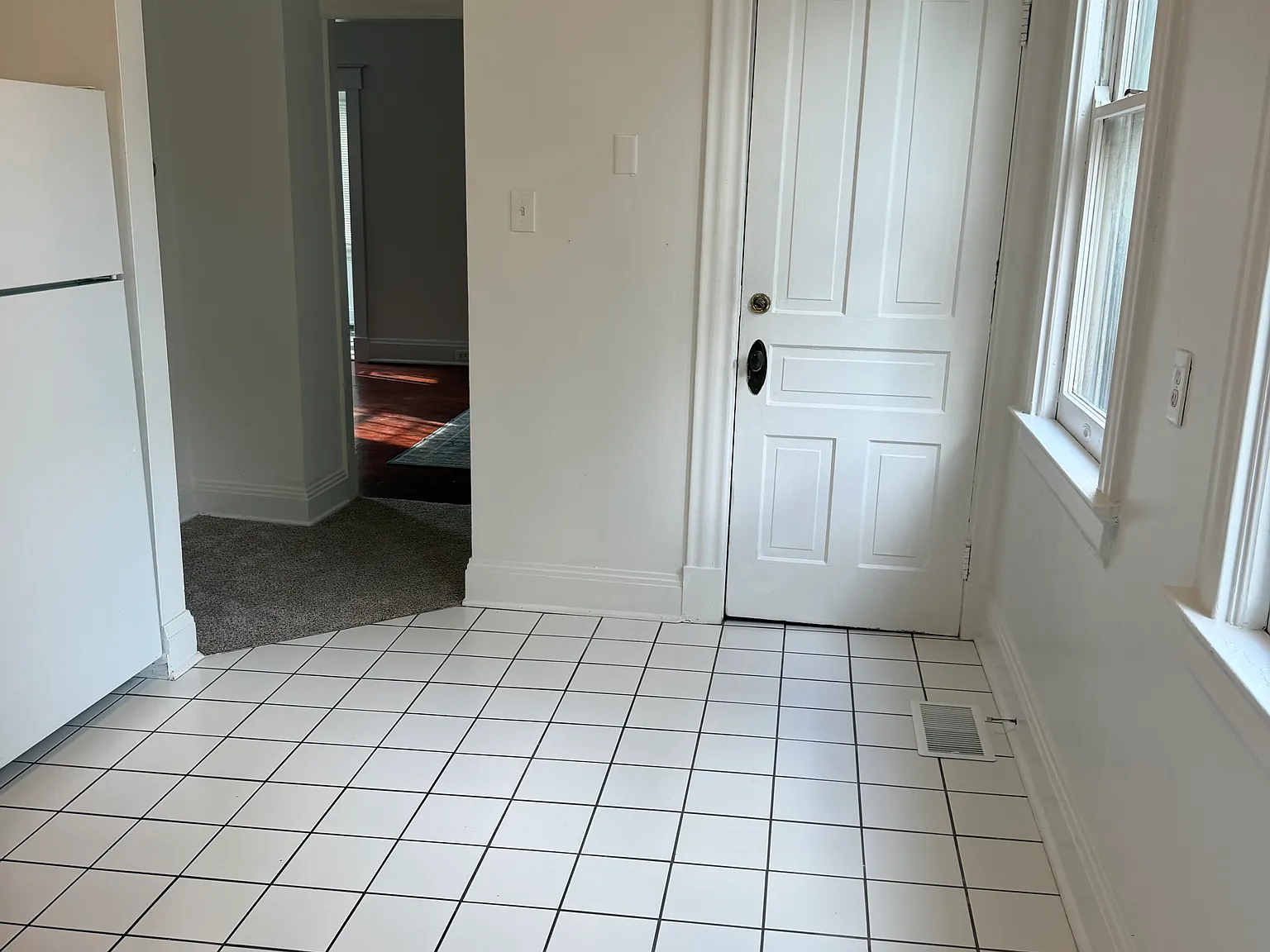 1 bed, 870 sqft, $1,575 — Photo 4