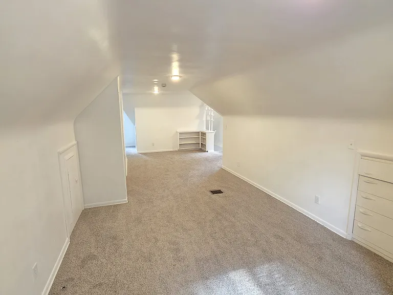 15763 Robson St — Photo 23