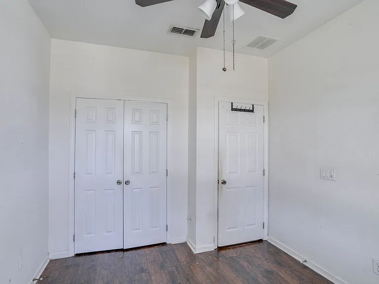 4977 Pall Mall St W — Photo 18