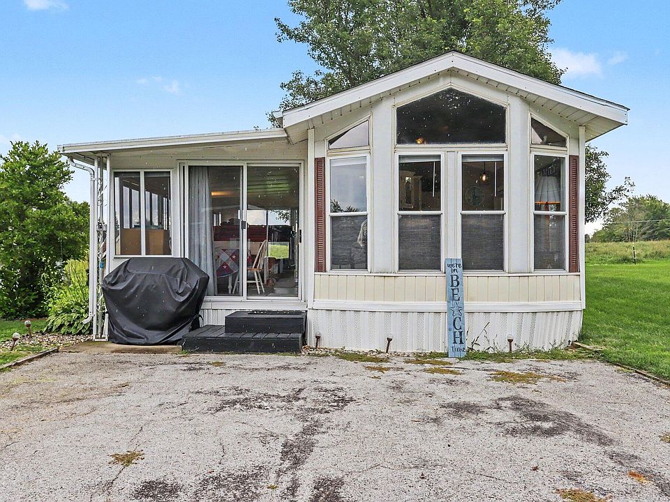 1st image of 731 Bayside Ln