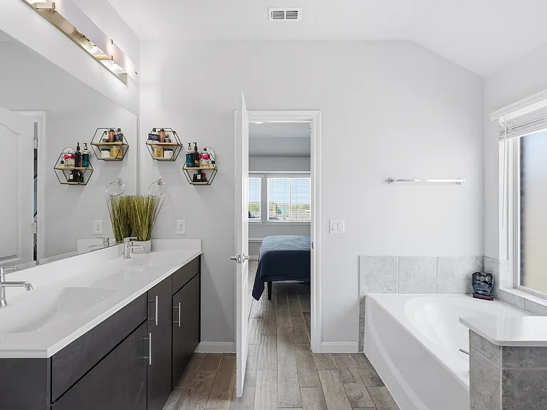 1032 Fairfax Dr — Photo 13