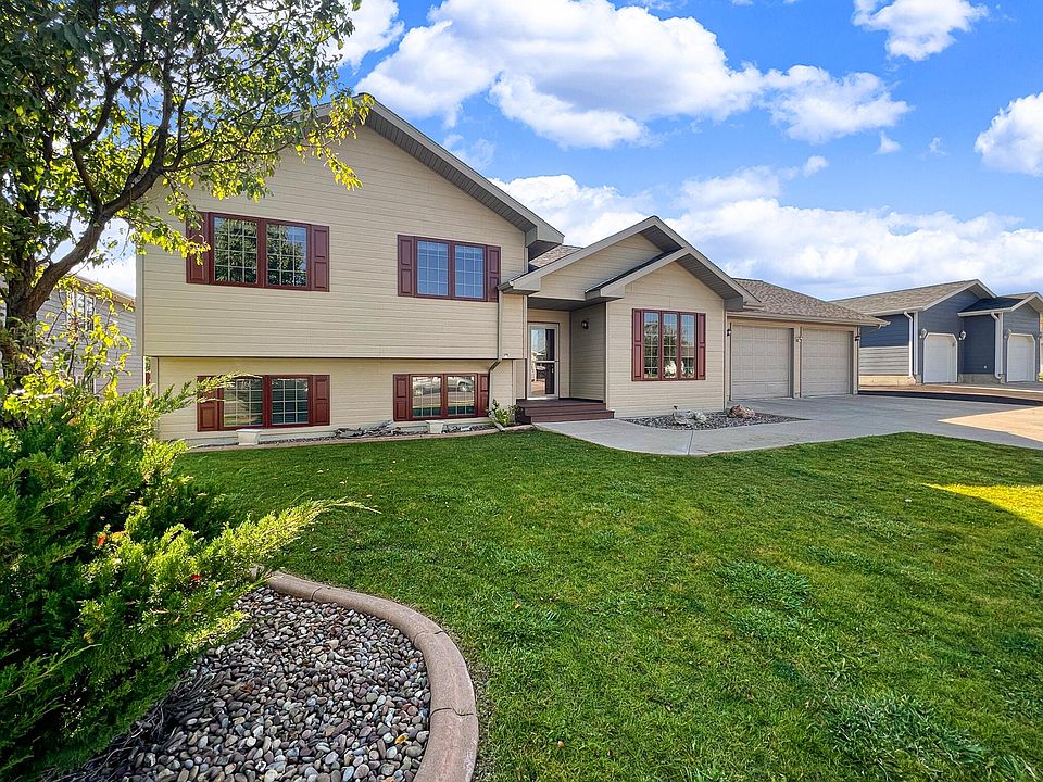 1st image of 408 36th Ave NE