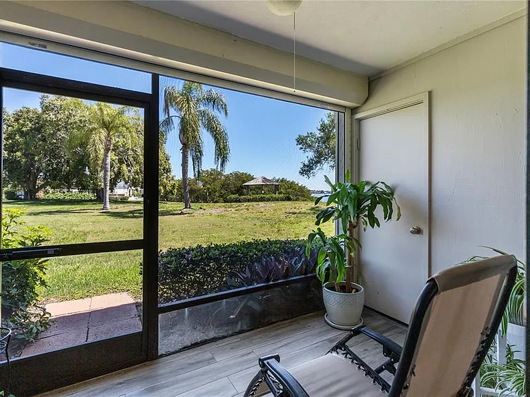 6104 Palma Del Mar Blvd S #102A — Photo 27