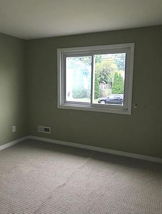 3rd image of 72 Southwood Dr