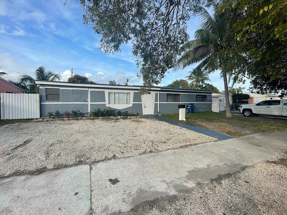 1st image of 1011 NW 195th St #3