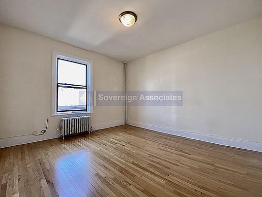 4th image of 12 Pinehurst Ave #5II