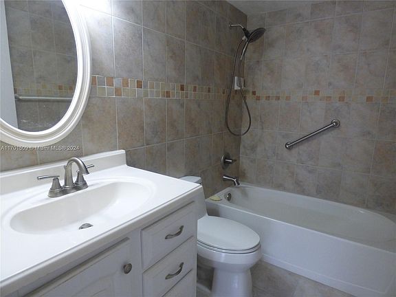 4th image of 5625 W 20th Ave APT 309