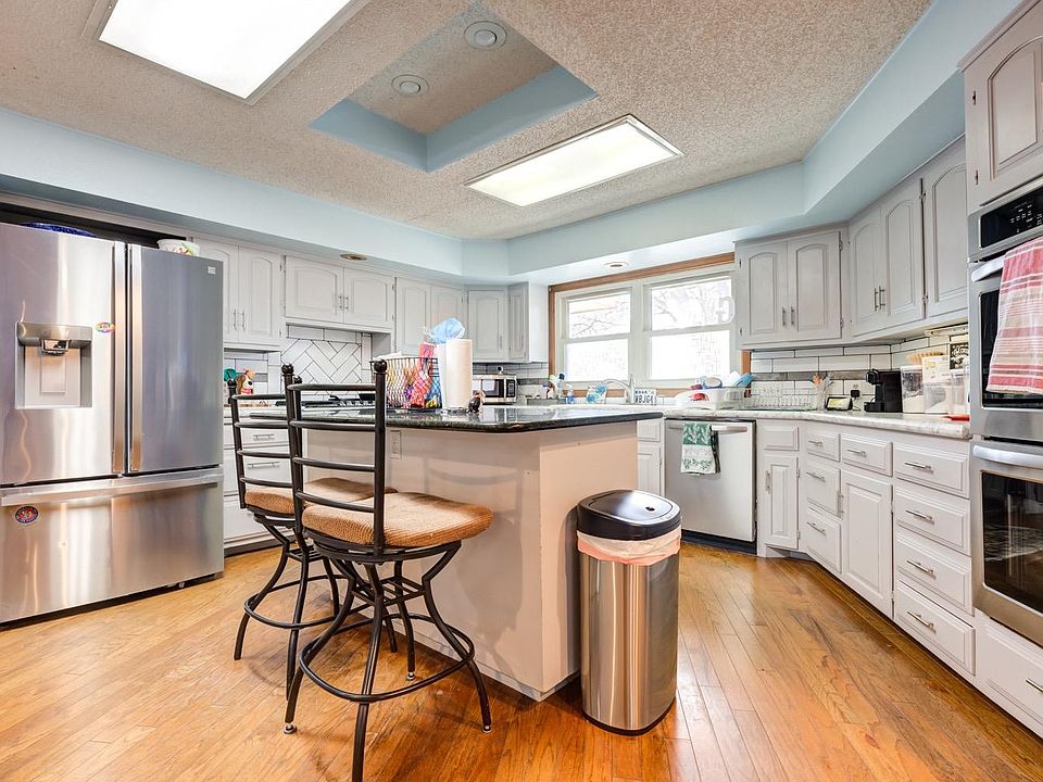 1st image of 1702 W Avenue I