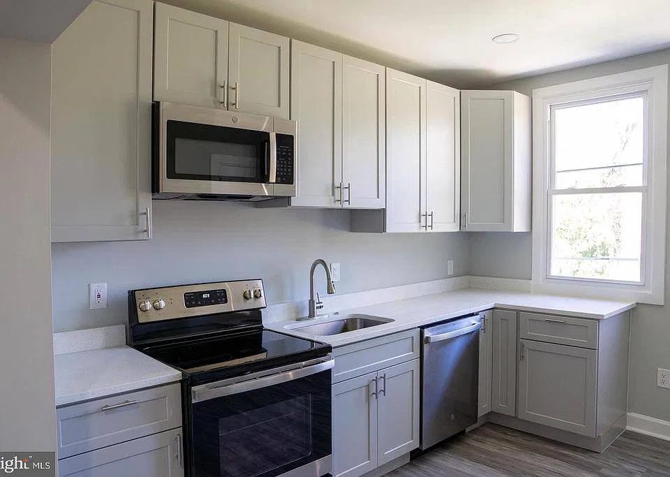 1009 Main St #2