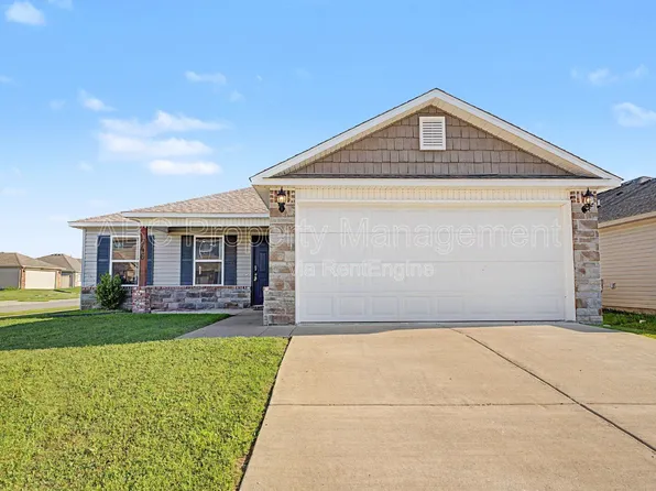 946 E Sparrow Cir, Fayetteville, AR 72701