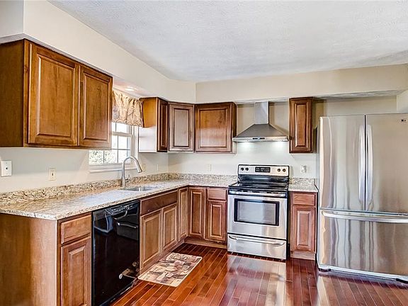 3rd image of 307 N Grant