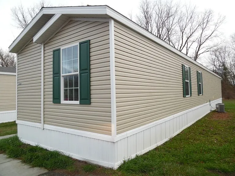 1066 Sherman Ct — Photo 2