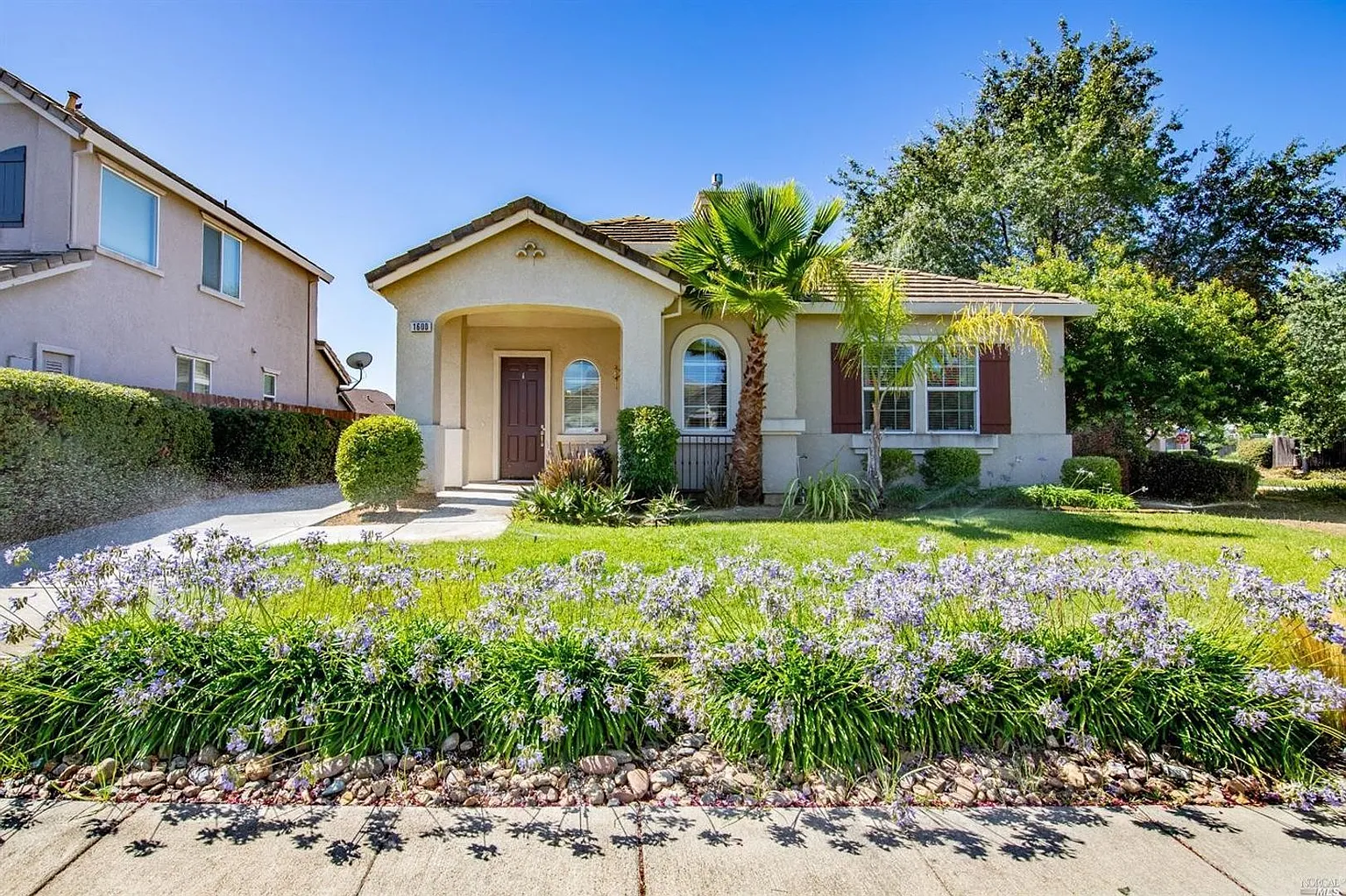 1600 Hickam Cir photo 1