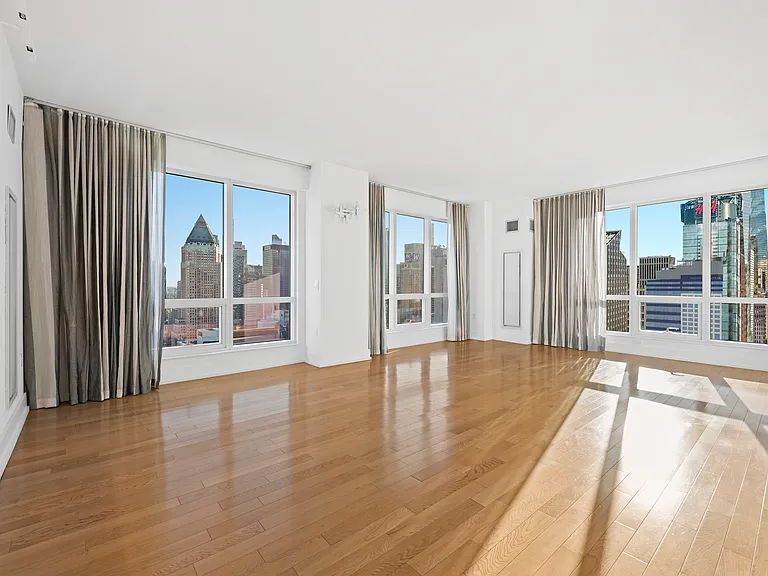 350 W 42nd St #44D — Photo 5
