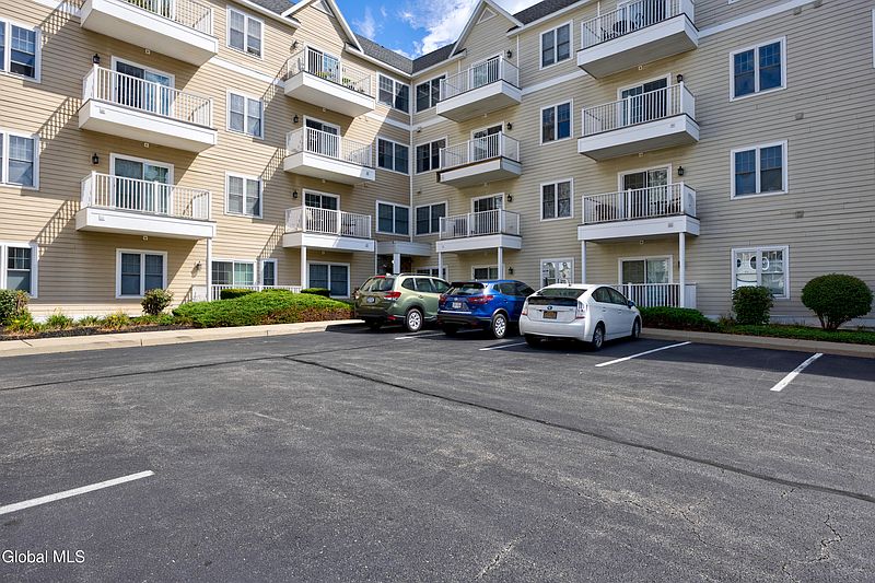 4th image of 8 Wall Street APT 332