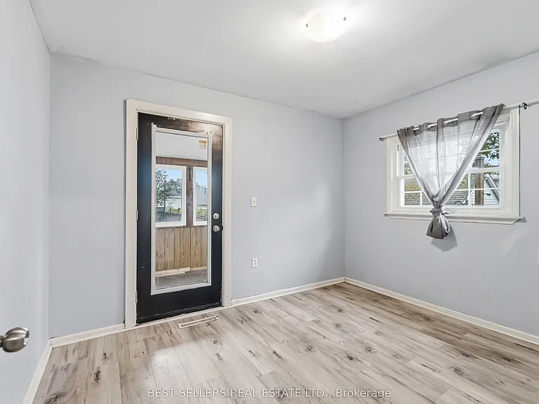 88 Rykert St — Photo 9