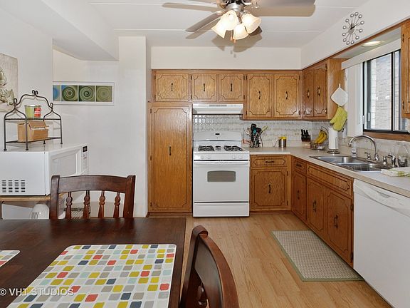 4th image of 16813 81st Ct APT 2S