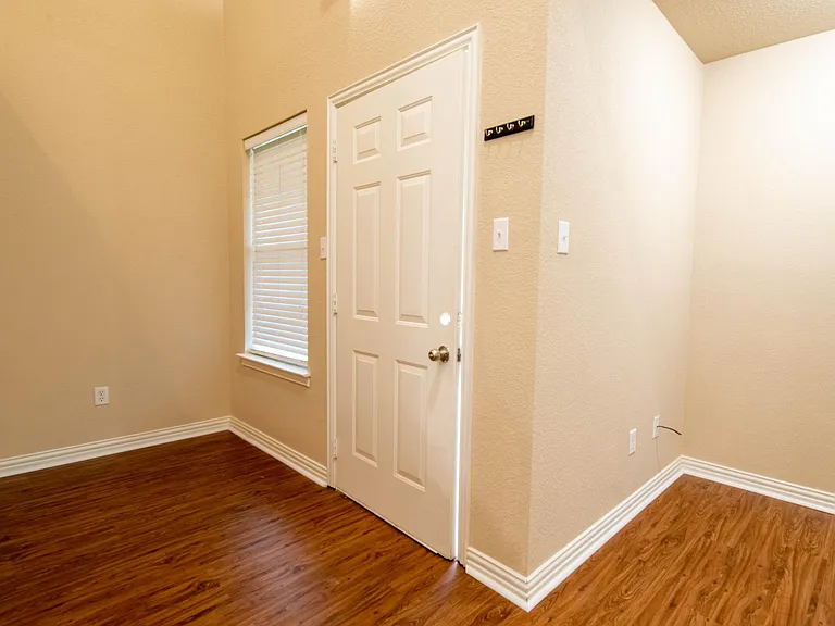 213 S College Dr #B — Photo 13