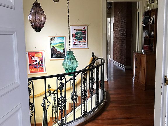Beautiful entry to the apartment