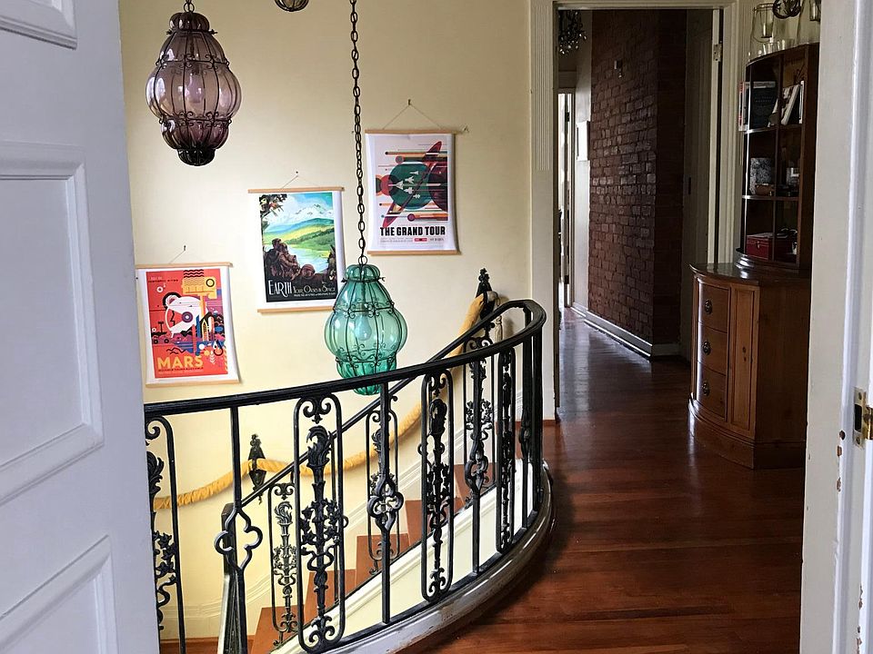 Beautiful entry to the apartment