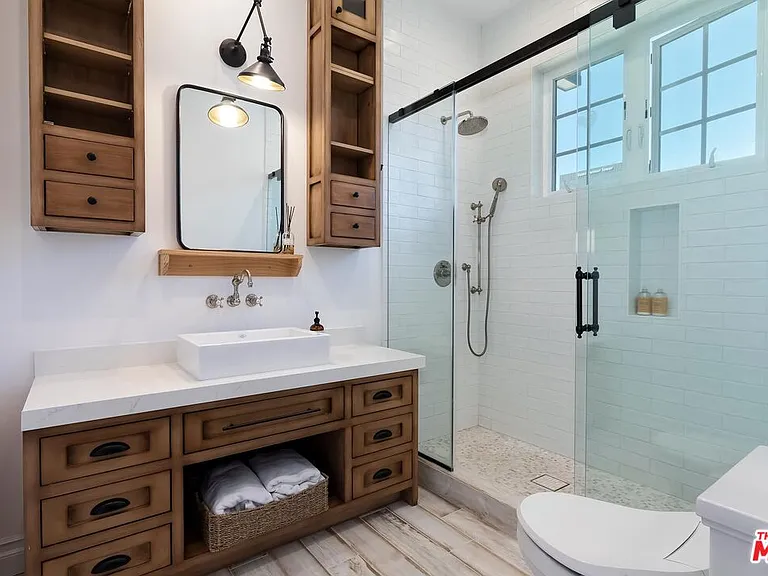 10810 Wilkins Ave — Photo 33