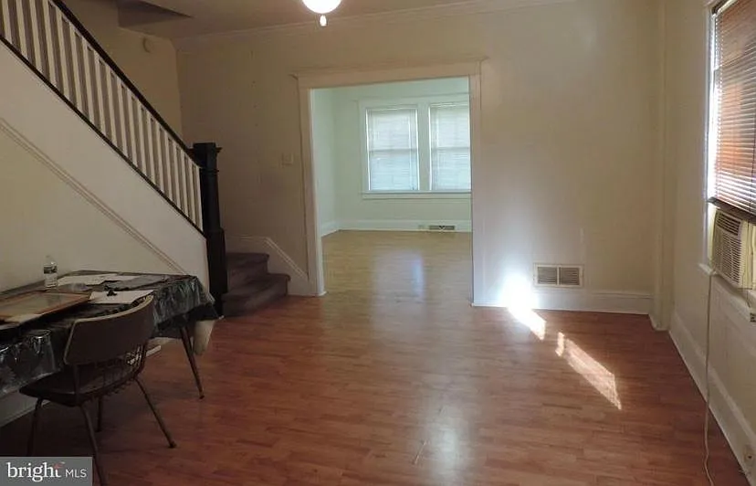 1232 W King St — Photo 4