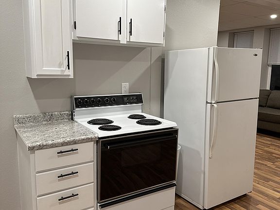 2nd image of 204 4th Ave #201