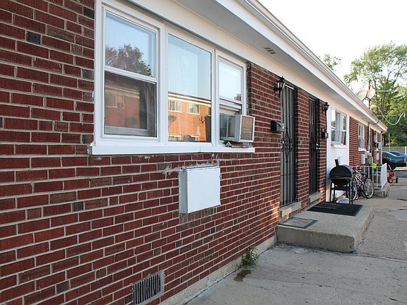 3rd image of 408 W Division St